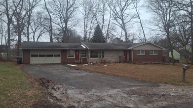 Building Photo - 206 Oak Hill Dr