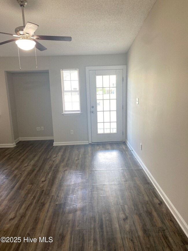 Building Photo - 102 Derwent Ct