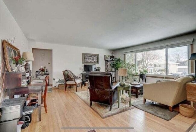 Building Photo - 1533 N 116th St