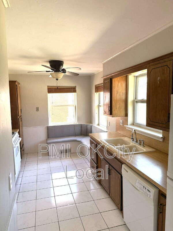 Building Photo - 3025 NW 67th St