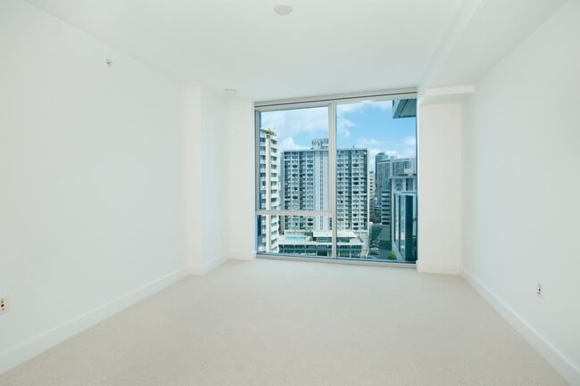 Building Photo - Azure Ala Moana! Convenient Urban Lifestyle!  Unit 1305