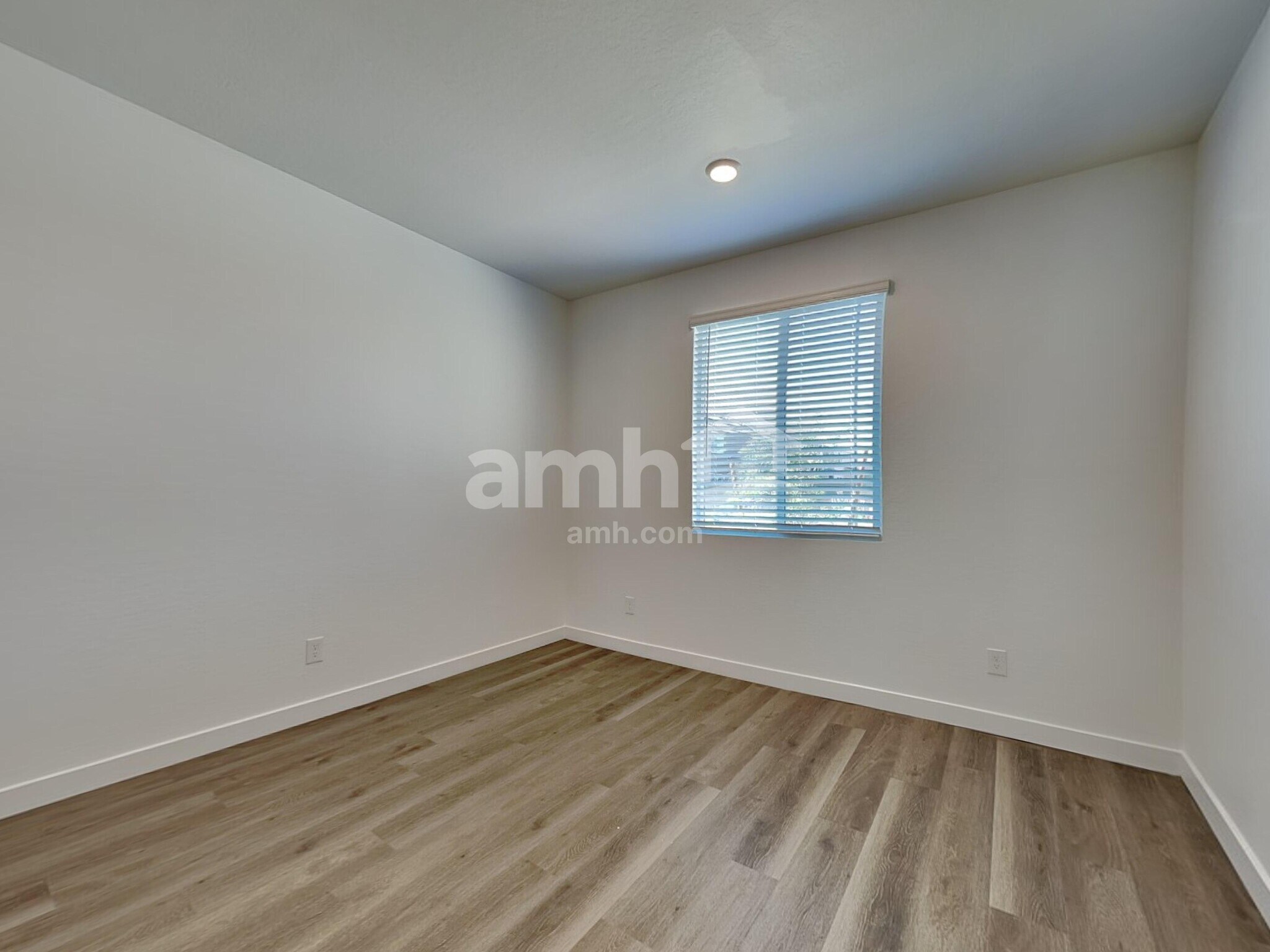 Building Photo - 20177 W Thomas Rd