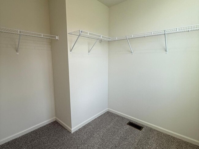 Building Photo - 347 Summit Cir