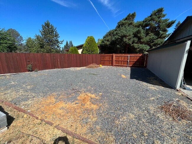 Building Photo - Great 3 Bed/2 Bath Single Family Home in NE Bend - Pheasant Court