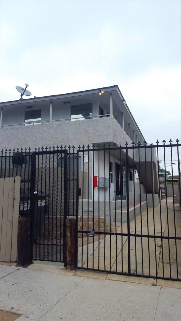 Building Photo - 1bd/1ba Apt with Private Patio, Near Navy Base, Available Now!