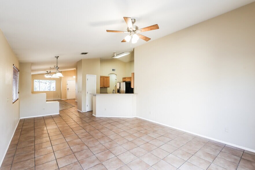 Building Photo - 10179 E Paseo Juan Tabo