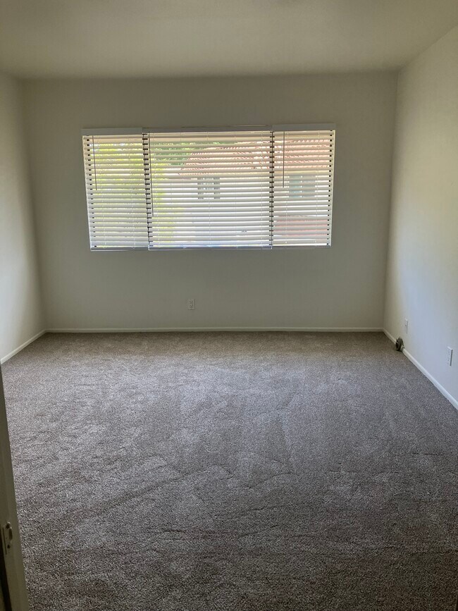 Building Photo - 1174 Kirkford Way