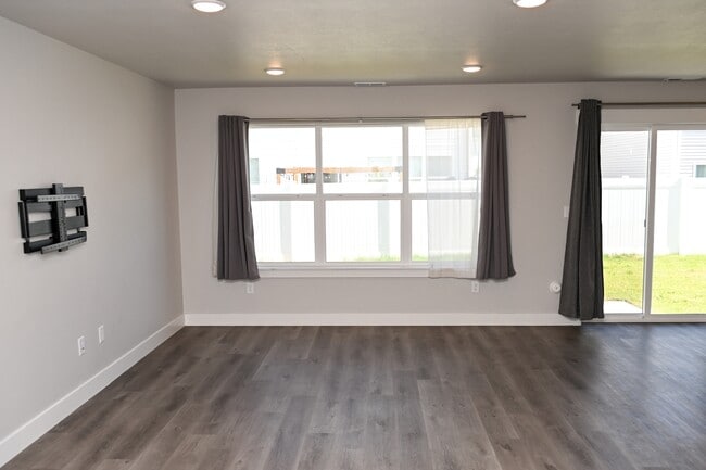 Building Photo - 1463 W 2055 S