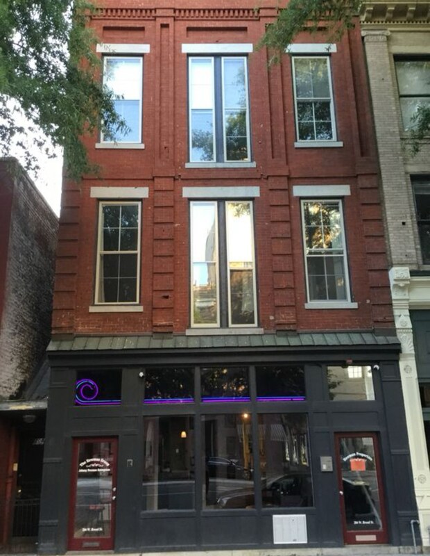 Building Photo - 204 W Broad St