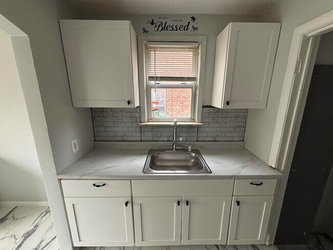 Building Photo - 7795 Heyden