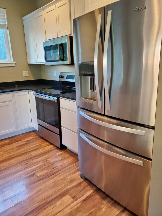 Building Photo - 4778 Beach Ln