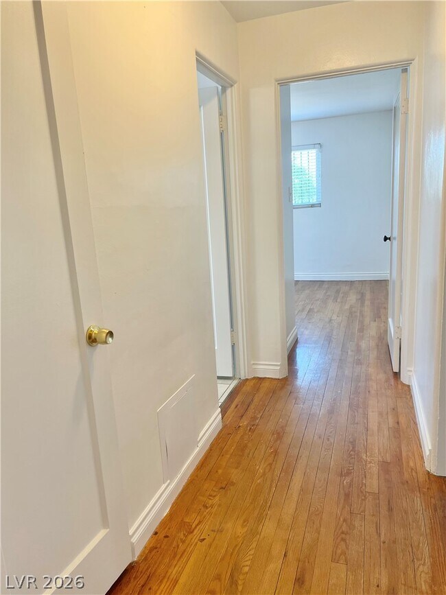 Building Photo - 2300 Santa Clara Dr