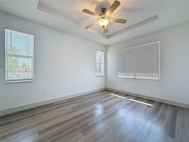 Building Photo - 3200 N Haverhill Rd