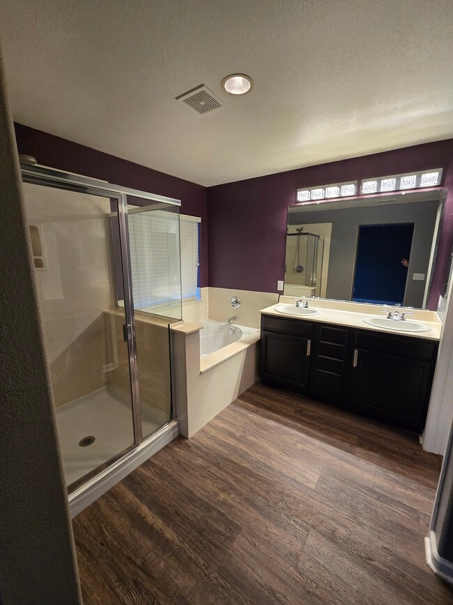 Building Photo - 2761 Whitney Dr