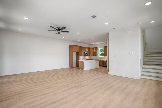 Building Photo - 1226 E 23rd St