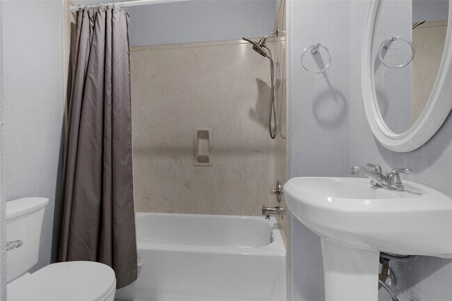 Building Photo - 341 W 23rd St