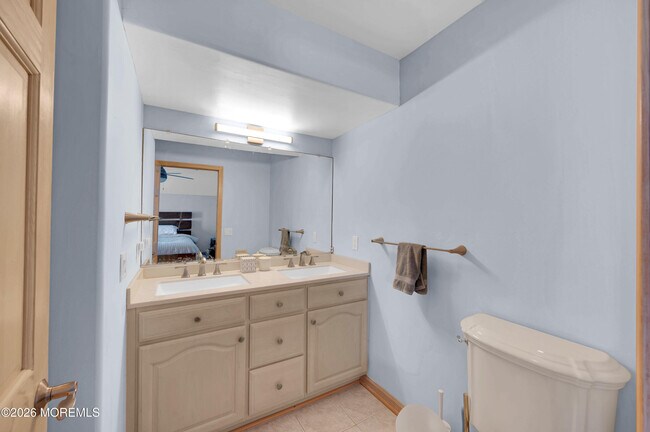 Building Photo - 15 E Tuna Way