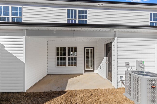 Building Photo - 134 Chapel Hill Rd