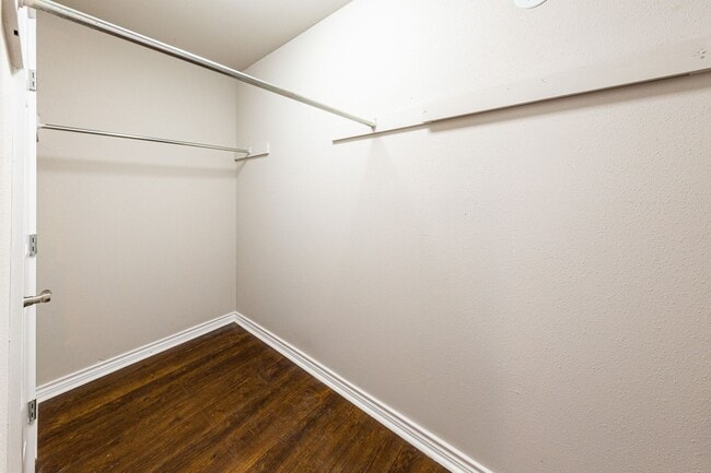 Building Photo - BEAUTIFULLY RENOVATED ONE STORY HOME IN A ...