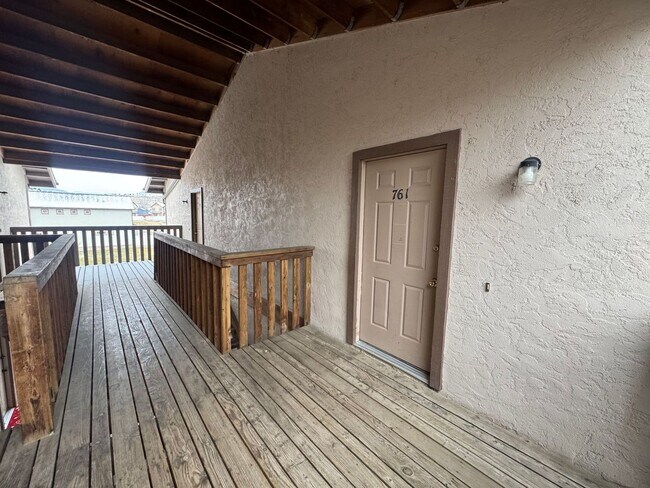 Building Photo - 761 W 24th St