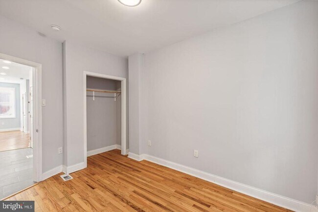 Building Photo - 1711 S 6th St