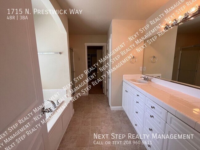 Building Photo - 1715 N Prestwick Way