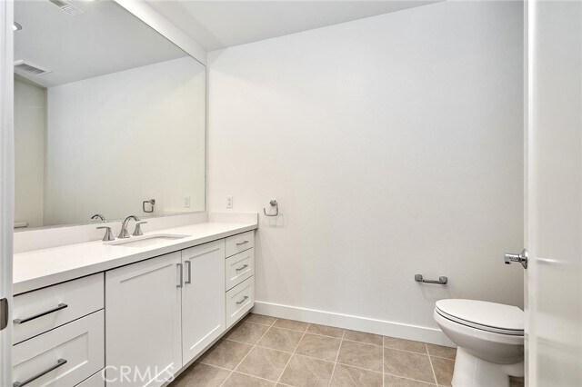 Building Photo - 3201 Rivington