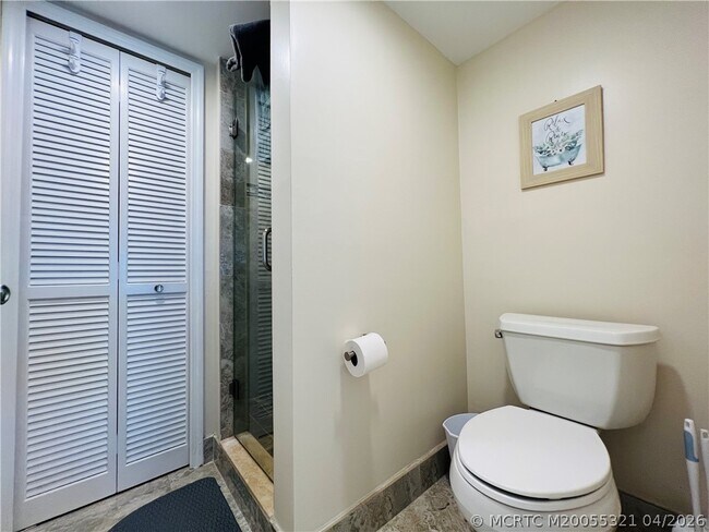 Building Photo - 10044 S Ocean Dr