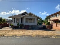 Building Photo - CHARMING SINGLE LEVEL KAIMUKI HOME