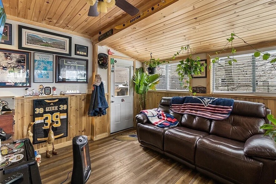 Building Photo - 95 Auckland St