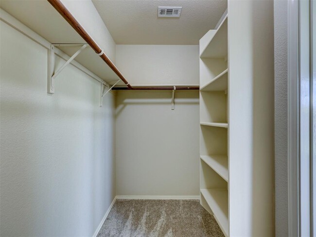 Building Photo - 344 Outfitter Dr