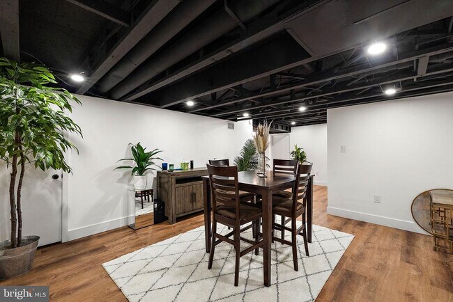 Building Photo - 2115 Fairfield Pl