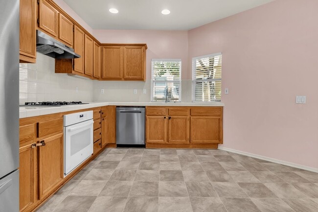 Building Photo - 2773 N Blackburn Dr