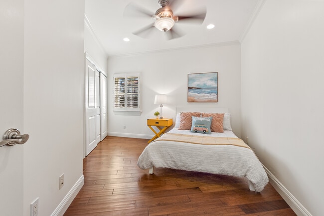 Building Photo - 1077 10th St