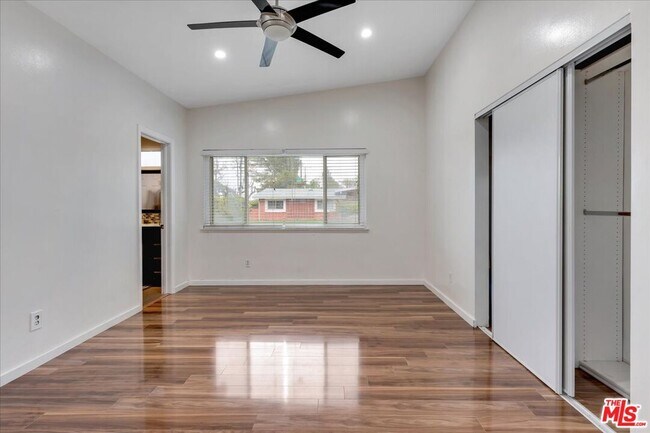 Building Photo - 5817 Lockhurst Dr