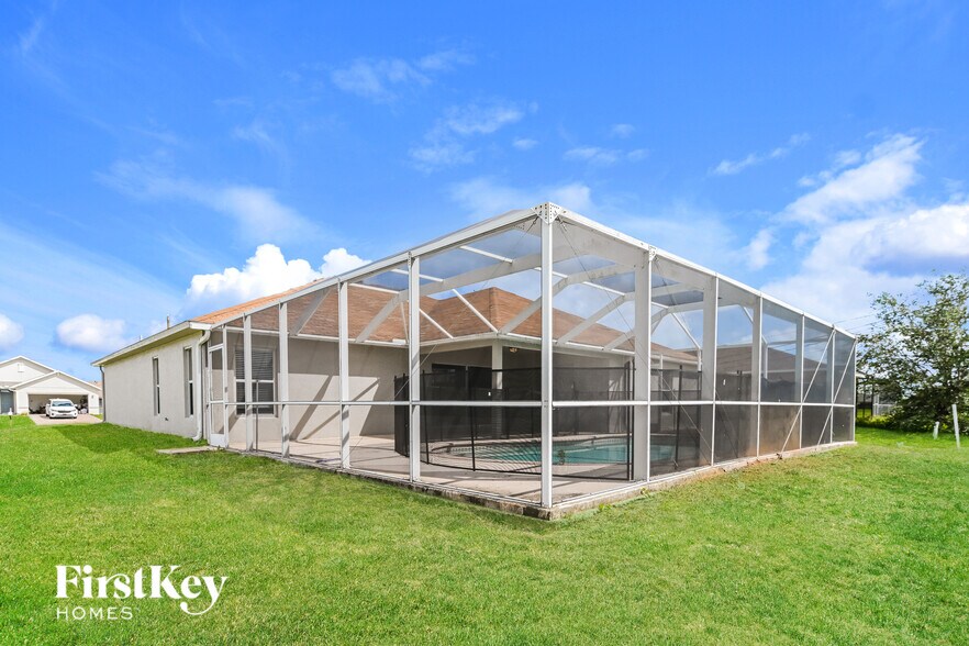 Building Photo - 2218 NW 1st St