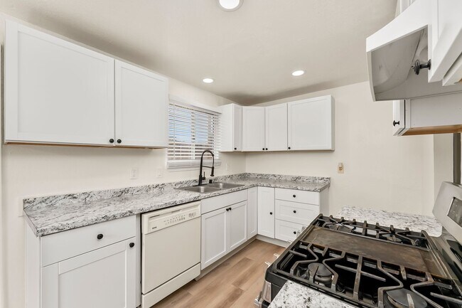 Building Photo - 6429 Stoneman Dr