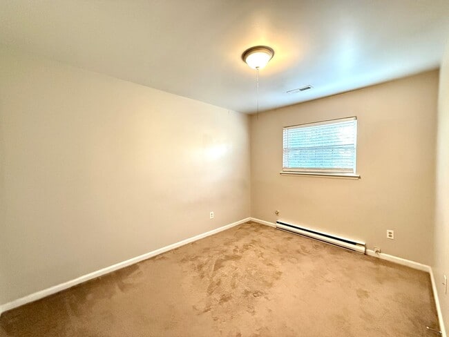 Building Photo - 2770 Laguna Ave