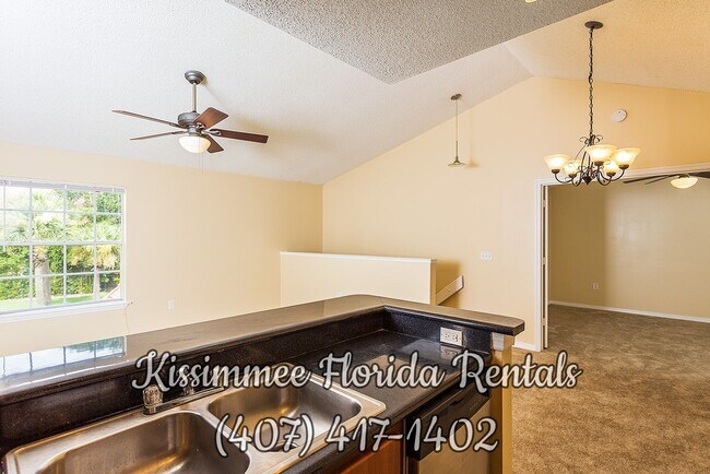 Building Photo - Beautiful two (2) bedrooms and two (2) bat...