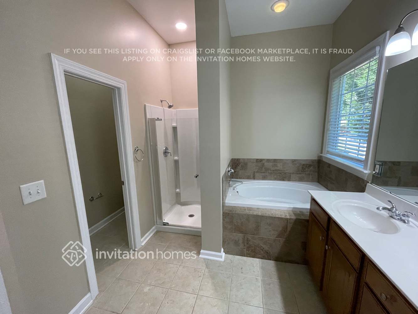 Building Photo - 8629 Covedale Crossings Cir