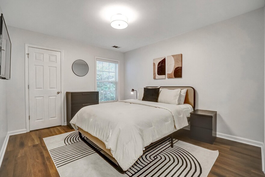 Guest Room 2 - 702 Surrey Park Pl SE