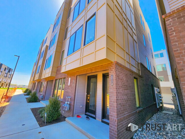 Building Photo - 3 bed/2bath condo house in Fishtown