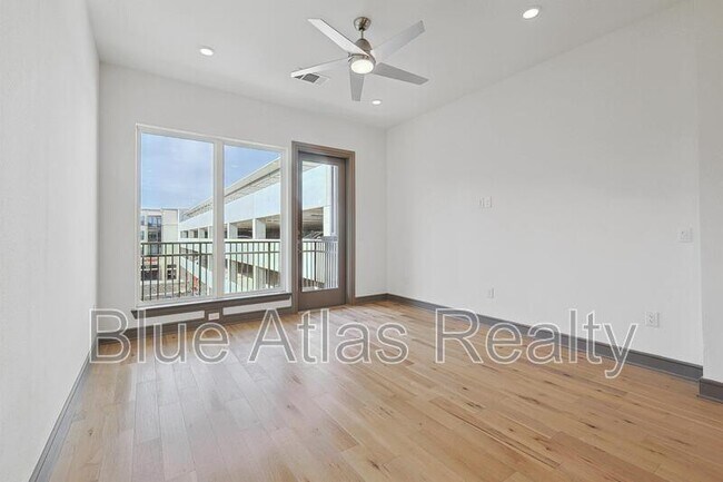 Building Photo - 2700 Old Denton Rd