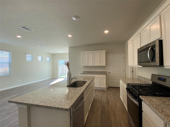 Building Photo - 2408 Oscar Eli Pl