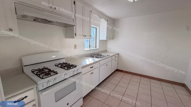 Building Photo - One Bedroom Back house- Available Now!