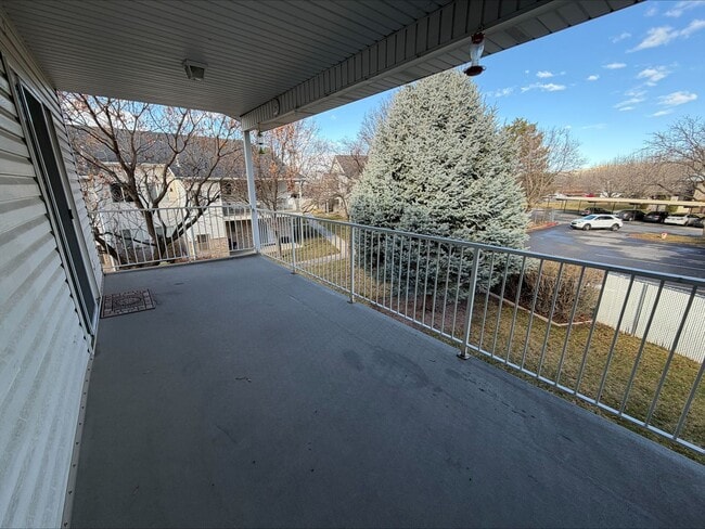 Building Photo - Limited Time Move-In Special! $800 Rent Credit!  2 Bed 1 Bath Condo in Ogden – Available Now!