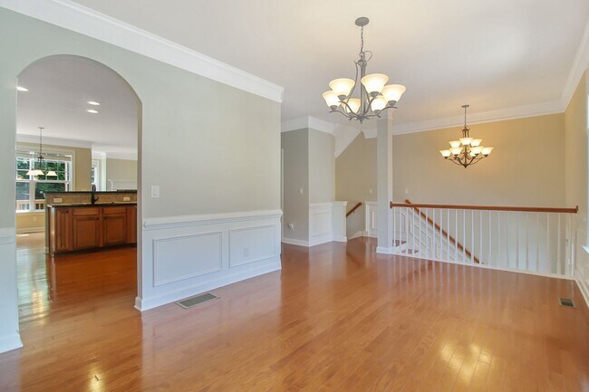 Building Photo - 3 bedroom 3 bath  Townhouse in Cobblestone...
