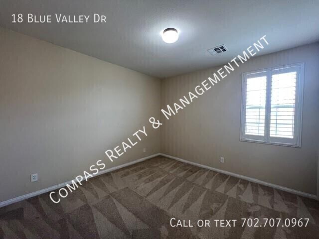 Building Photo - 18 Blue Valley Dr