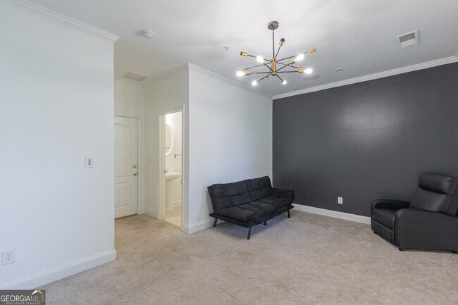 Building Photo - 1953 Sterling Oaks Cir NE