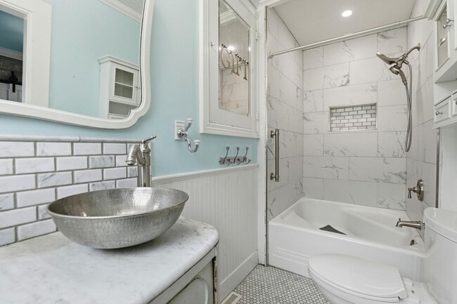 Building Photo - 482 South St